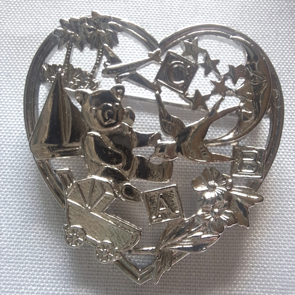 Avon Sweet Memories Silvertone Heart Brooch Collectible Pin Newborn Baby Mom
